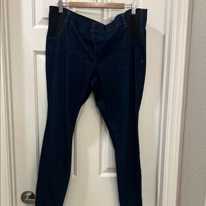 Amazon Essentials Women's Dark Blue Straight Leg Jeans